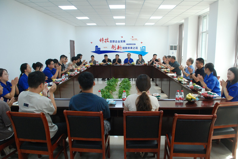 DSC_0115.JPG DSC_0115.JPG